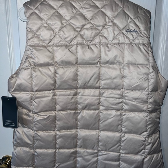Cabela’s Women’s Vest- Size Large - Picture 4 of 6
